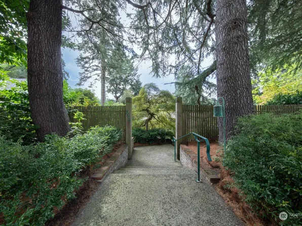 5519 NE Windermere Road, Seattle, WA 98105