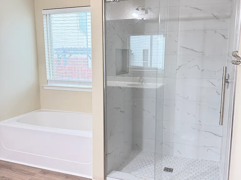 206 Highland Village Ln — Photo 5
