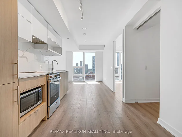 100 Queens Cay E #2508 — Photo 6