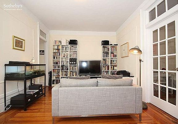 3rd image of 31 E 127th St APT 4B