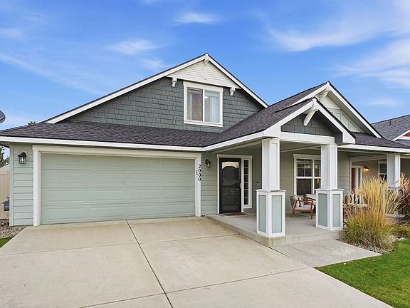 2nd image of 2000 N Oakland St