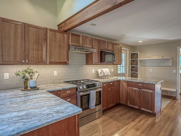 2nd image of 21 Wildwood Dr
