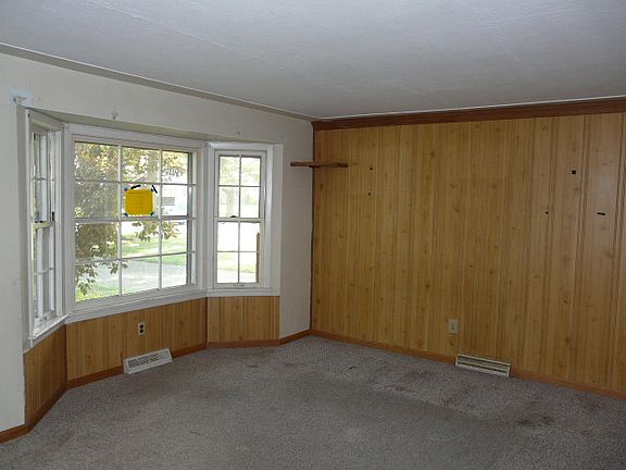 4th image of 4875 Elmwood Dr