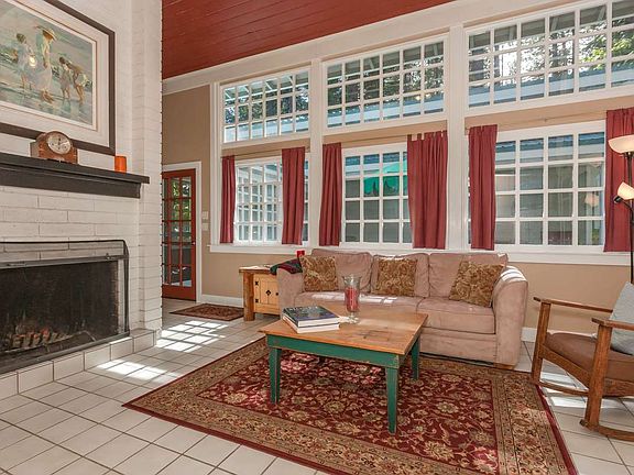 4th image of 1210 Heights Ln