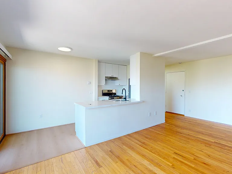 740 Rhode Island St #312 — Photo 7