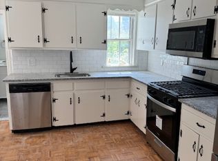 40 Bourne St #2, Bristol, RI 02809