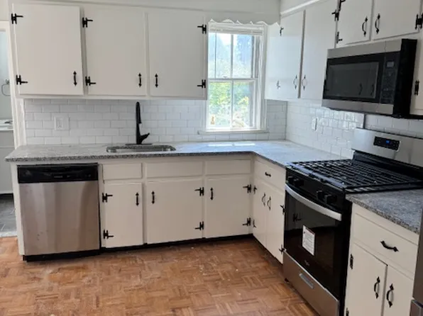 40 Bourne St, Bristol, RI