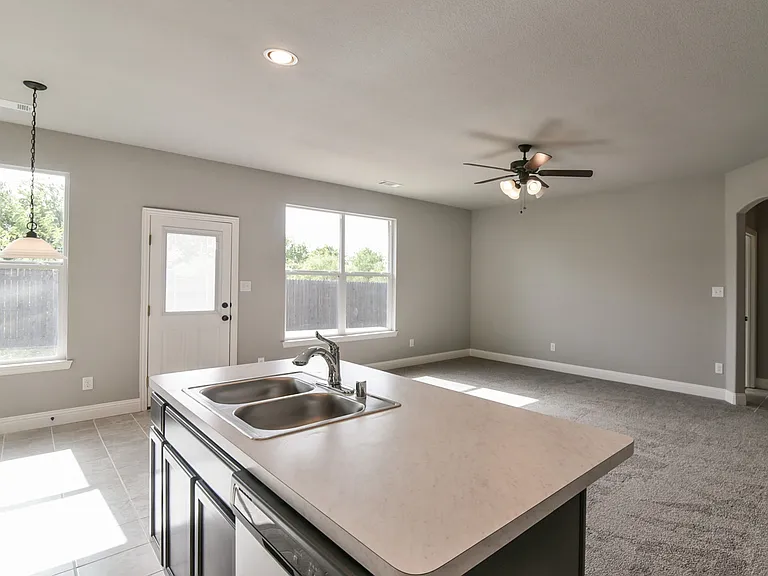 6404 Bay Lake Dr — Photo 5