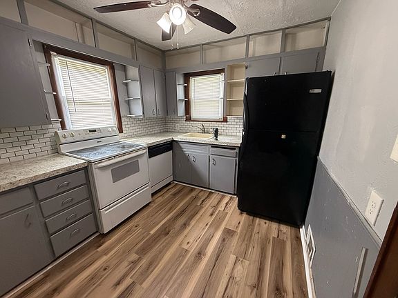 3rd image of 992 Neptune Ave