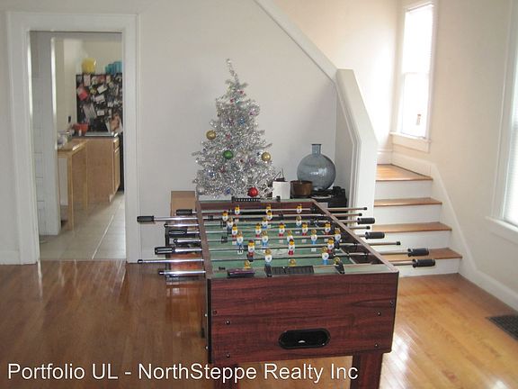 3rd image of 2567 Indianola Ave #2878140