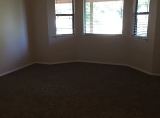 924 Lee Trevino Blvd, Belen, NM 87002