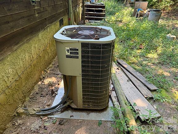 3rd image of 245 Adobe Rd