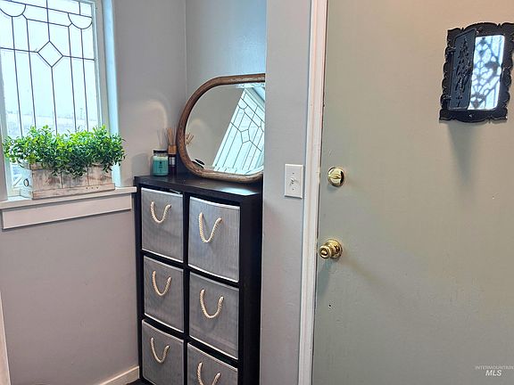 2nd image of 1013 Eden Rd