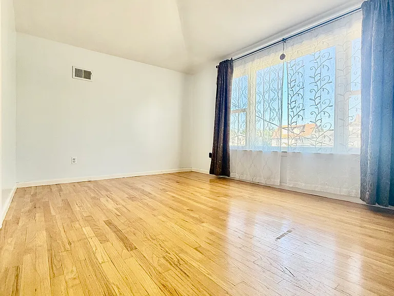27 Conger St — Photo 6