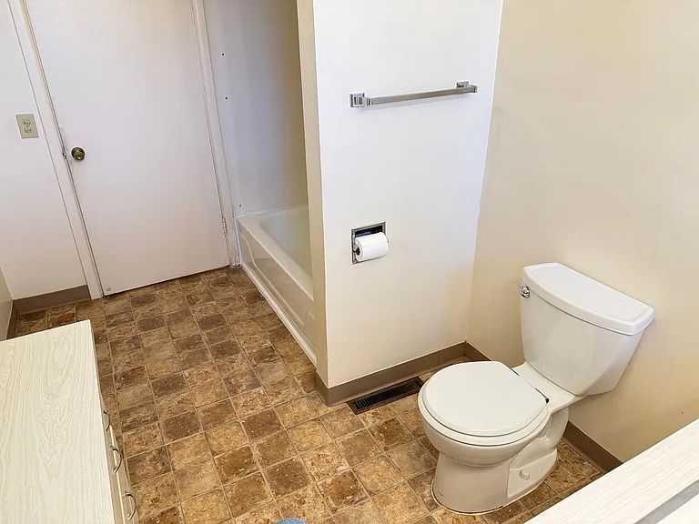 1670 Escalante St — Photo 37