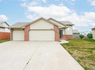 5840 N Kerman St, Wichita, KS 67219