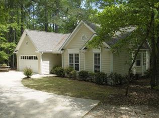 407 Bo Bo Banks Rd, Grantville, GA 30220