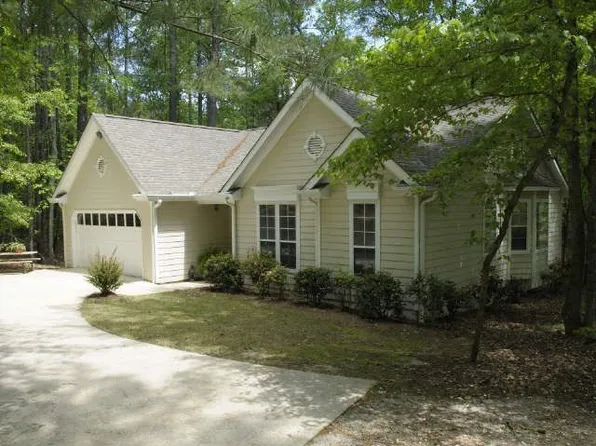 407 Bo Bo Banks Rd, Grantville, GA 30220