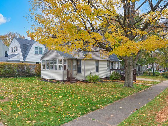 3rd image of 602 Cherry St