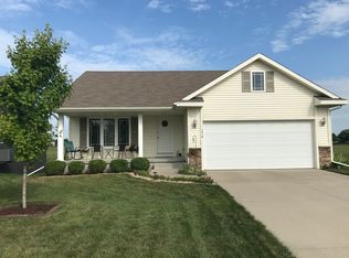 1416 93rd St, West Des Moines, IA 50266