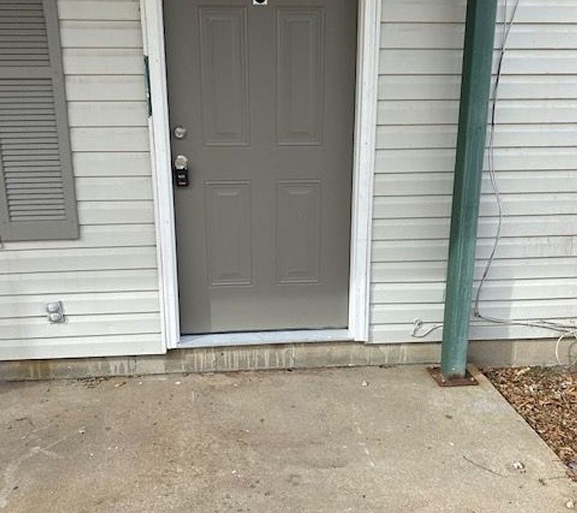 1st image of 616 1/2 N Bayou Ave #G