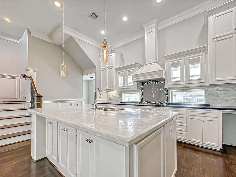 2113 Bidwell Dr — Photo 25