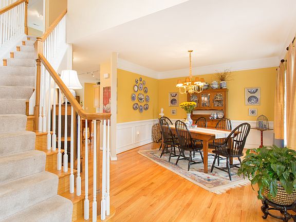 4th image of 8119 Seaview Dr