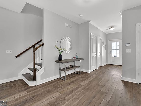 3rd image of 2850 Maple Park Pl