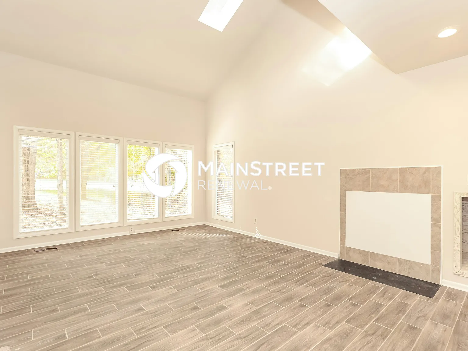 413 Southwinds Dr — Photo 4