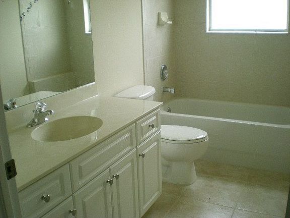 3rd image of 3445 45th Ave NE