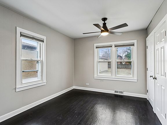 3rd image of 1625 Estes Ave
