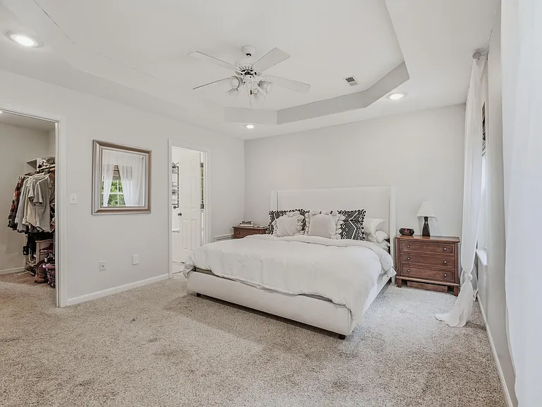 209 Norwich Dr — Photo 21