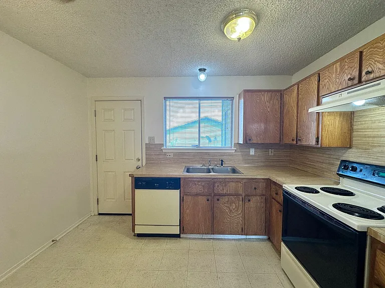 1304 Quail Cir — Photo 28