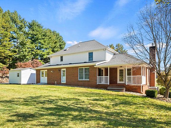 3rd image of 175 Ruby Ct