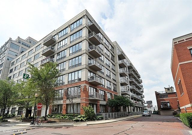 1st image of 1000 N Kingsbury St APT 605