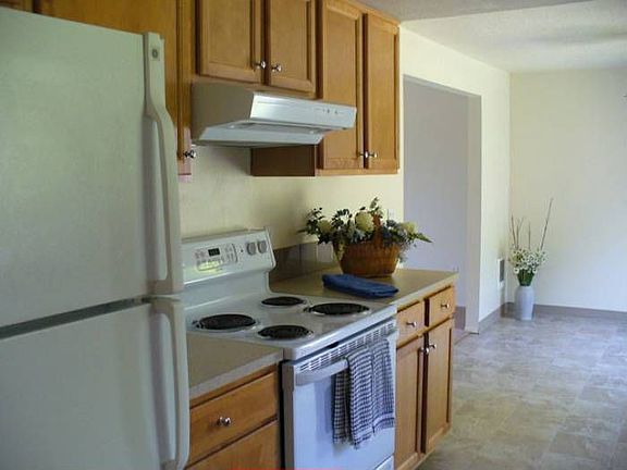 Kitchen to Dining Room