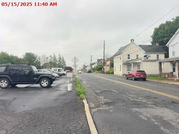 Exterior Neighborhood (street photo)