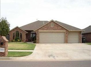 3808 Kensington Dr, Moore, OK 73160