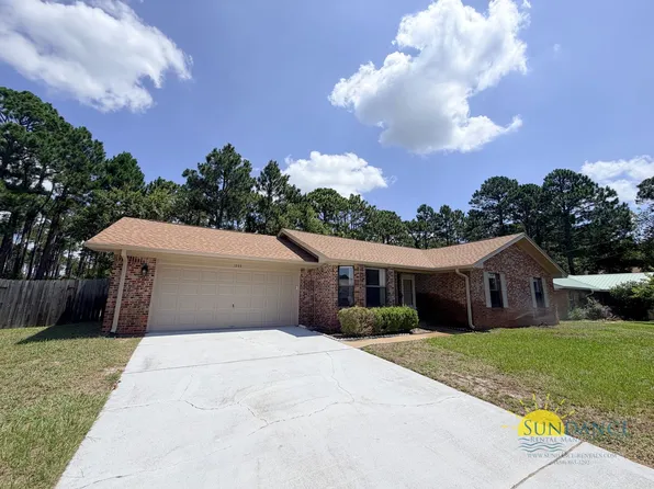 1055 Quail Hollow Dr, Mary Esther, FL 32569