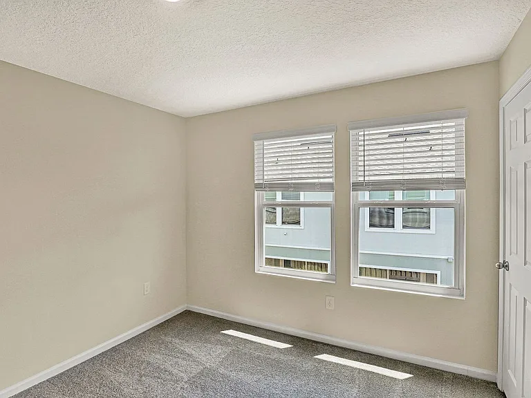 197 Whispering Brook Dr — Photo 10