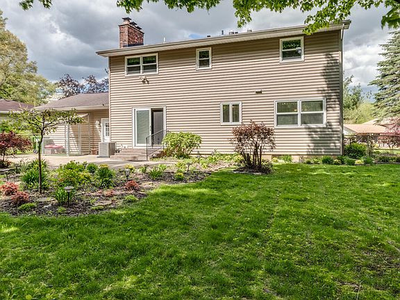 2nd image of 126 Glenview Ct