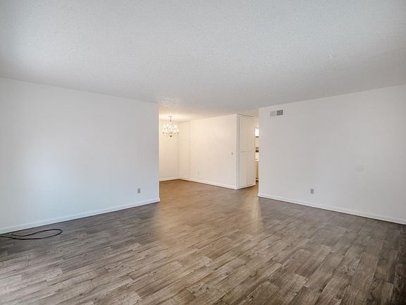 5th image of 160 Harbor Oaks Cir