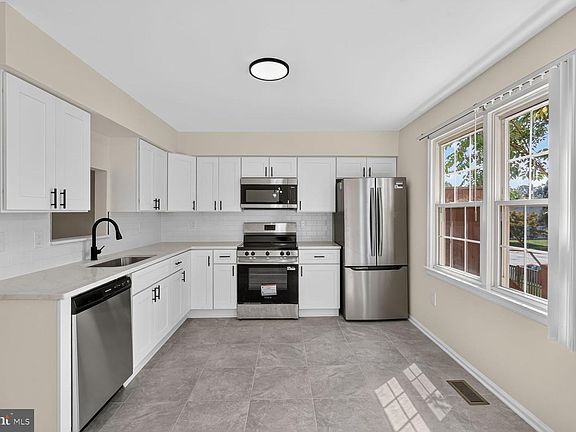 5th image of 3167 Beaverwood Ln
