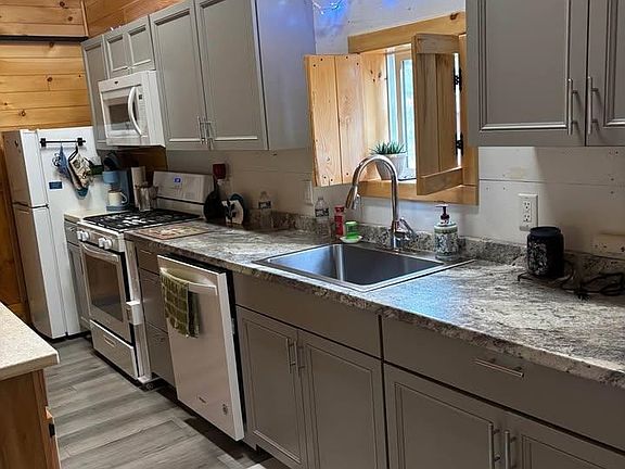 2nd image of 90 Wildwood Rd