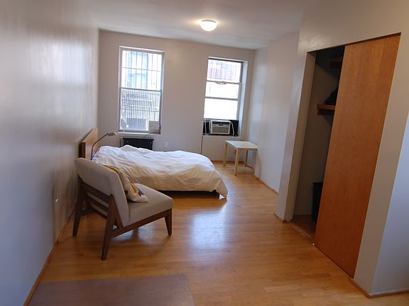 3rd image of 19 Essex St APT 6