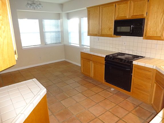 4th image of 7868 Sunrise Terrace Ln