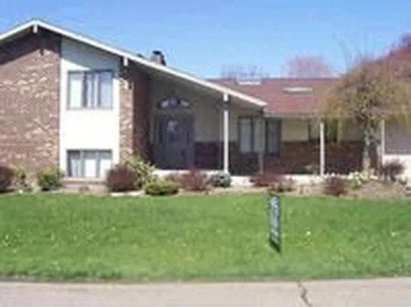 30 Neubauer Dr, New Martinsville, WV 26155