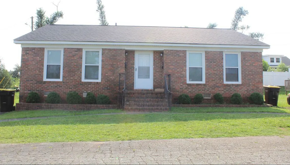 1 bed, 746 sqft, $1,190 — Photo 1
