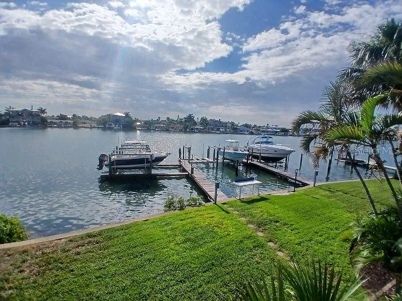 2 bed, 2.0 bath, 1090 sqft, $2,900 — Photo 4