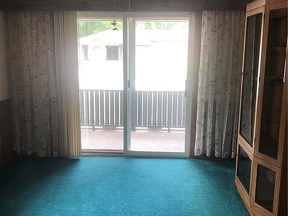 5th image of 1136 Warren Dr